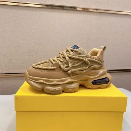 フェンディ カジュアルシューズ