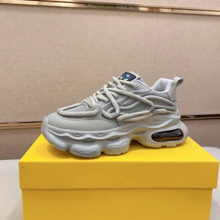 フェンディ カジュアルシューズ