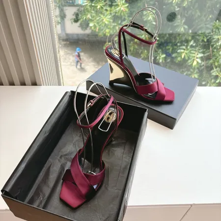 イブサンローラン サンダル