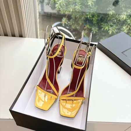 イブサンローラン サンダル