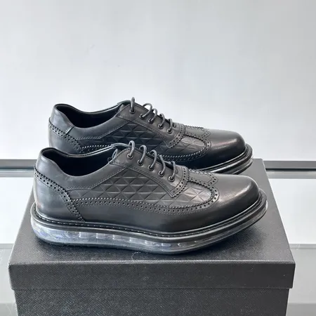 プラダ スニーカー