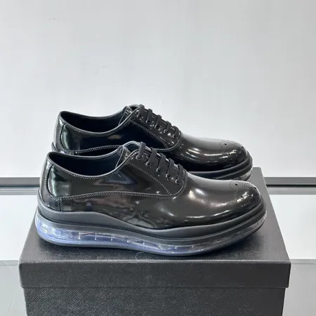 プラダ スニーカー