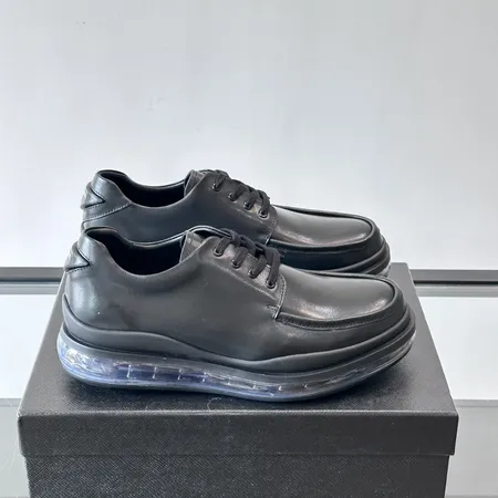 プラダ スニーカー