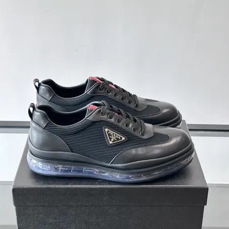 プラダ スニーカー