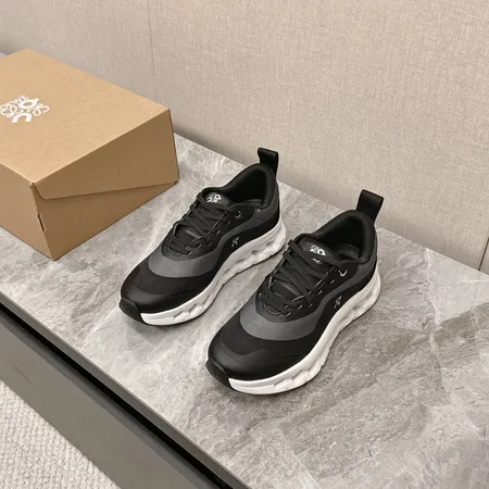 ロエベ スニーカー