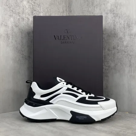 ヴァレンティノ スニーカー