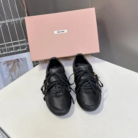 ミュウミュウ カジュアルシューズ