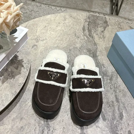 プラダ スリッパ