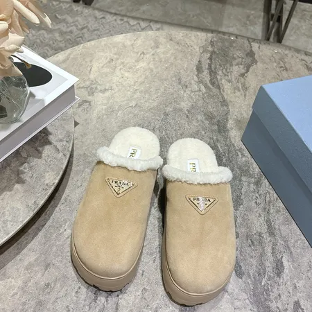 プラダ スリッパ