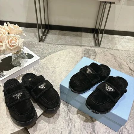 プラダ スリッパ