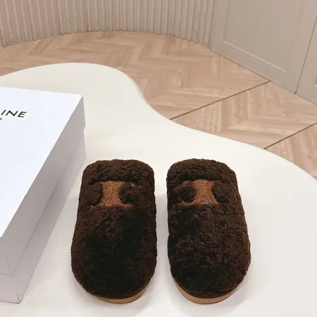 セリーヌ スリッパ