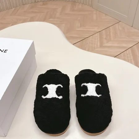 バレンシアガ スリッパ