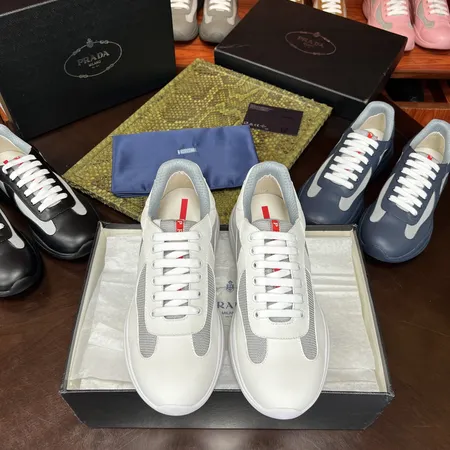 プラダ カジュアルシューズ