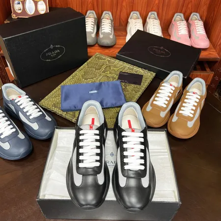 プラダ カジュアルシューズ