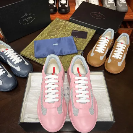 プラダ カジュアルシューズ