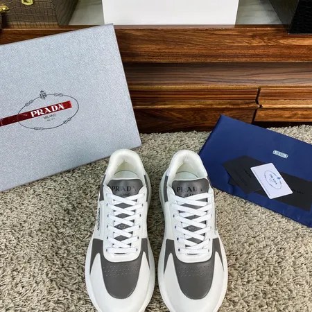 プラダ カジュアルシューズ