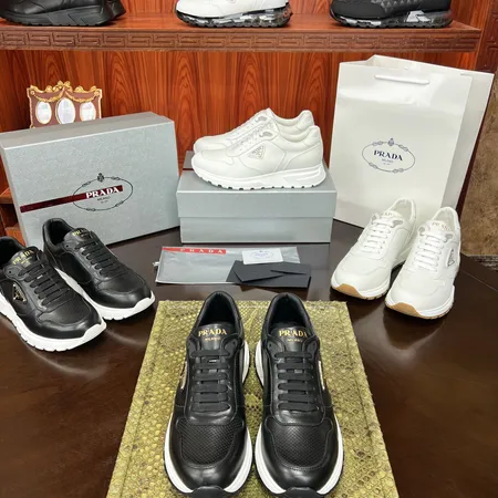 プラダ カジュアルシューズ