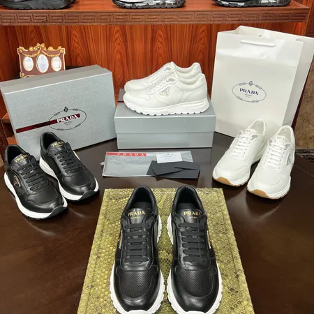 プラダ カジュアルシューズ