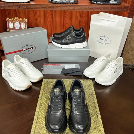 プラダ カジュアルシューズ