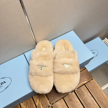 プラダ スリッパ