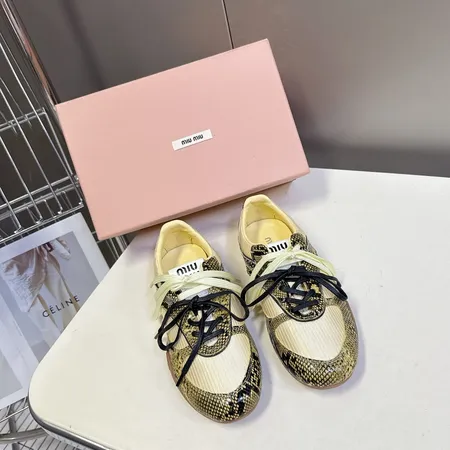 ミュウミュウ カジュアルシューズ