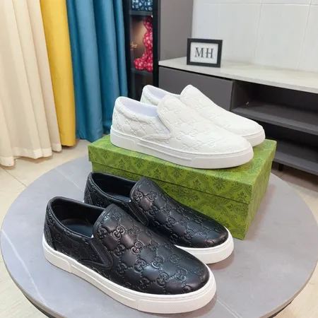 グッチ カジュアルシューズ