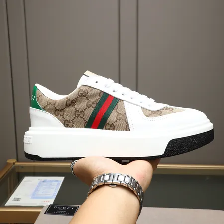 グッチ カジュアルシューズ
