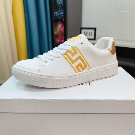 ヴェルサーチ カジュアルシューズ