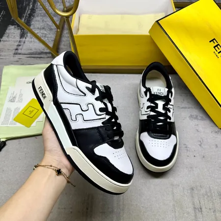 フェンディ カジュアルシューズ