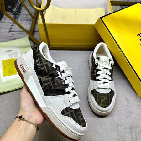 フェンディ カジュアルシューズ