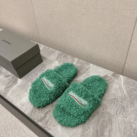 バレンシアガ スリッパ