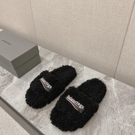 バレンシアガ スリッパ