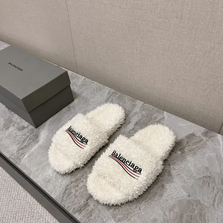 バレンシアガ スリッパ