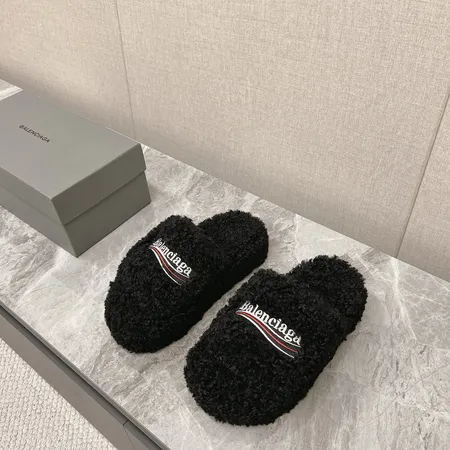 バレンシアガ スリッパ