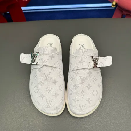 ルイヴィトン スリッパ