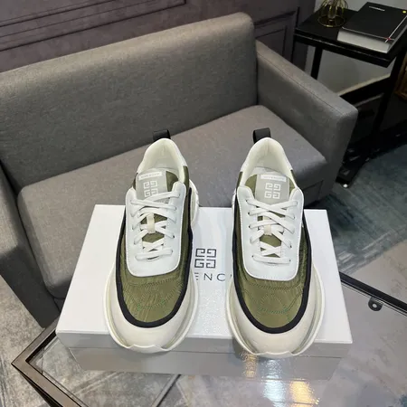 ジバンシィ カジュアルシューズ