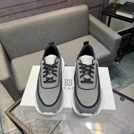 ジバンシィ カジュアルシューズ