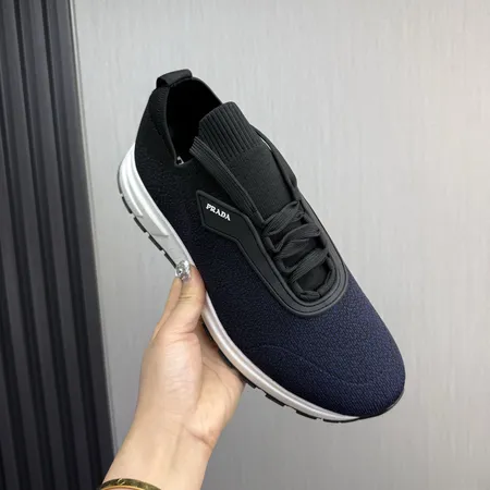 プラダ カジュアルシューズ