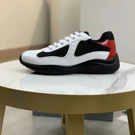 プラダ スニーカー