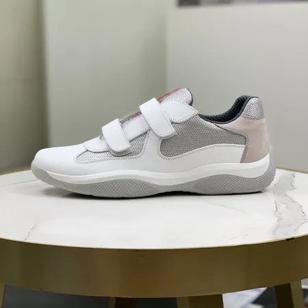 プラダ スニーカー