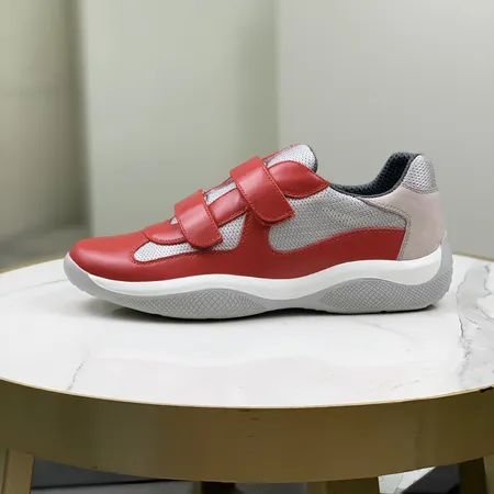 プラダ スニーカー