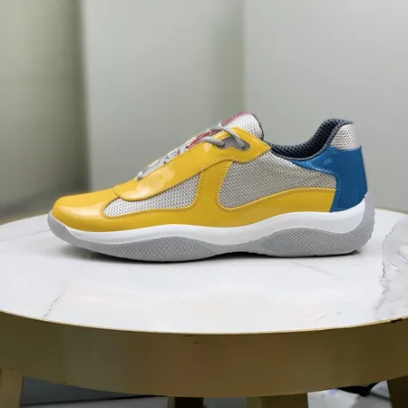 プラダ スニーカー