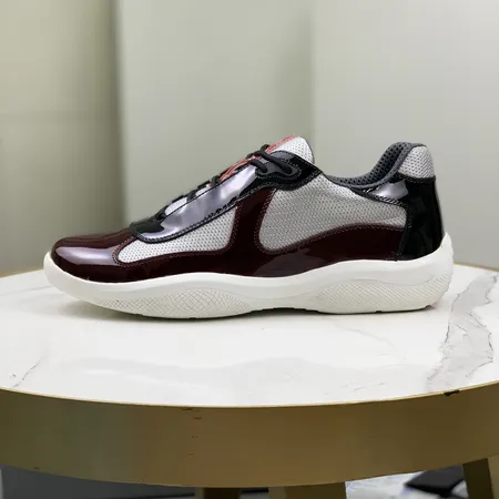 プラダ スニーカー