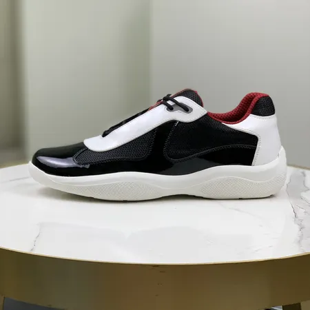 プラダ スニーカー