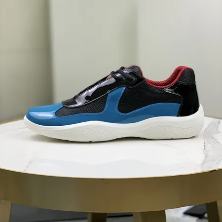 プラダ スニーカー