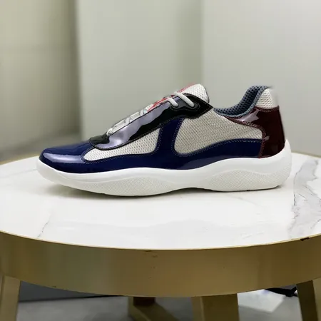 プラダ スニーカー