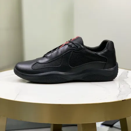 プラダ スニーカー