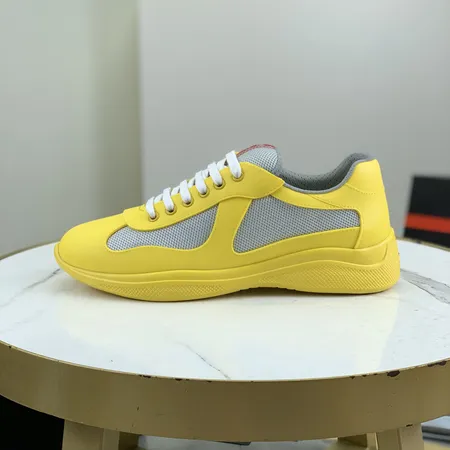 プラダ スニーカー