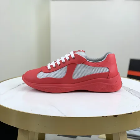 プラダ スニーカー