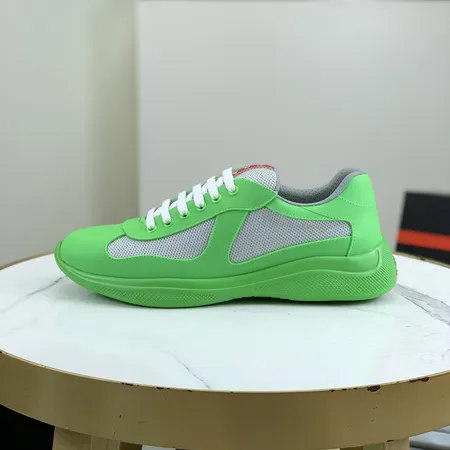 プラダ スニーカー